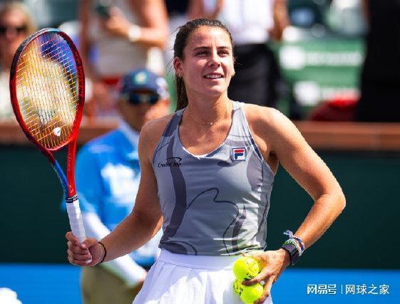 体育英超：切尔西2-0伯恩利 迎换帅首胜