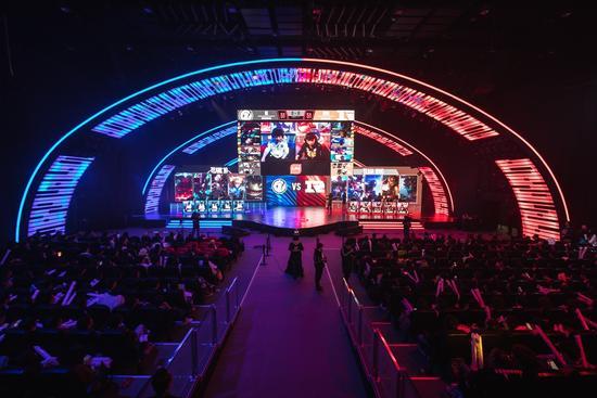 正如他在球 正如他在球