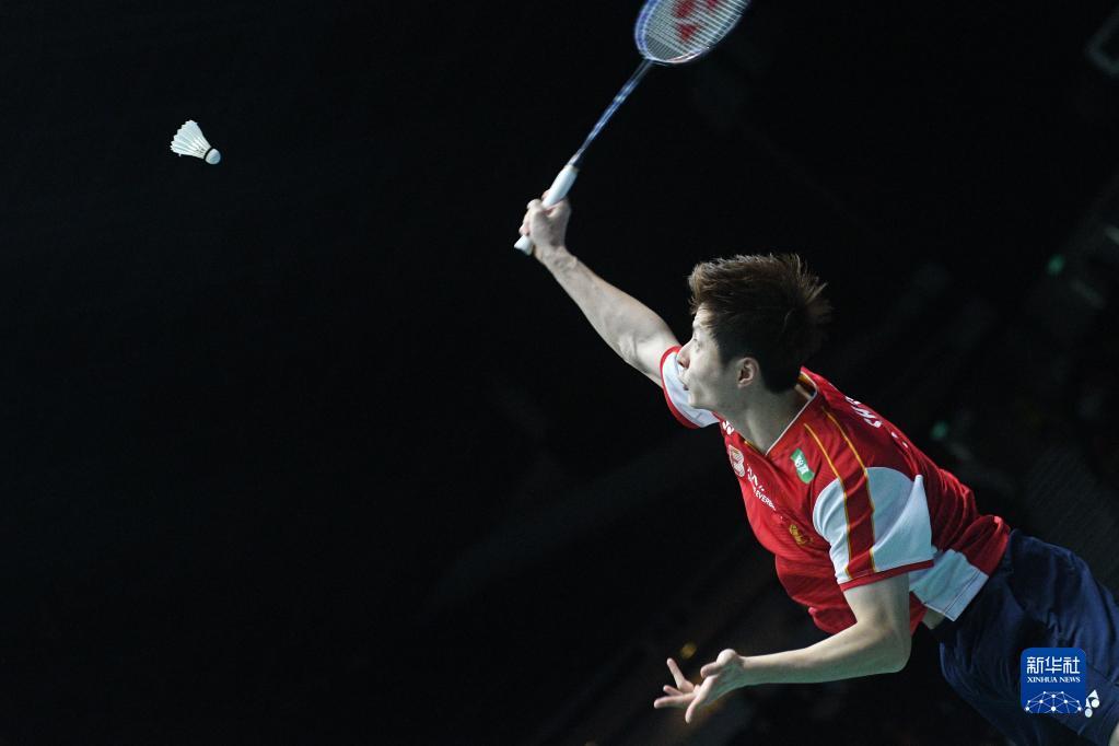 赌场防骗：揭秘“磁力骰子”与手势感应器在街头赌摊中的应用。（街头赌摊防骗指南：揭开磁力骰子与手势感应器的作弊内幕）